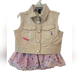 NWOT. COOGI VEST AND SKIRT SET. GRAPHIC BACK. RUFFLED SKIRT. SIZE 2T.